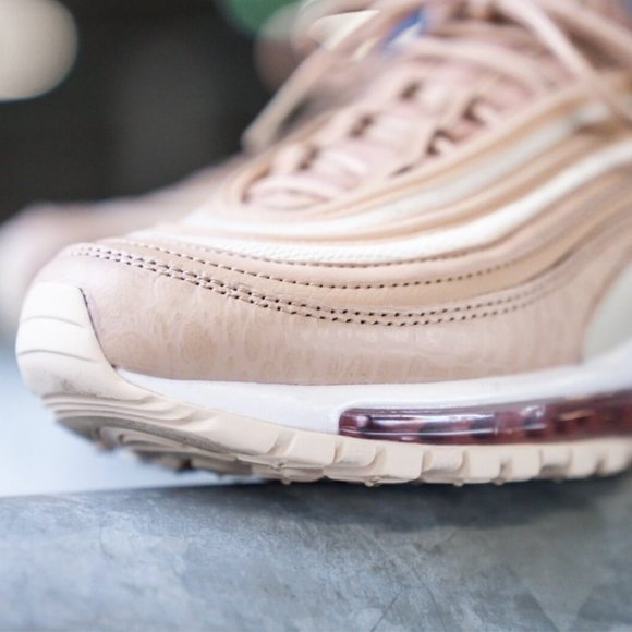 🔥𝐒𝐎𝐋𝐃 𝐎𝐔𝐓🔥 - Picture 8 of 9